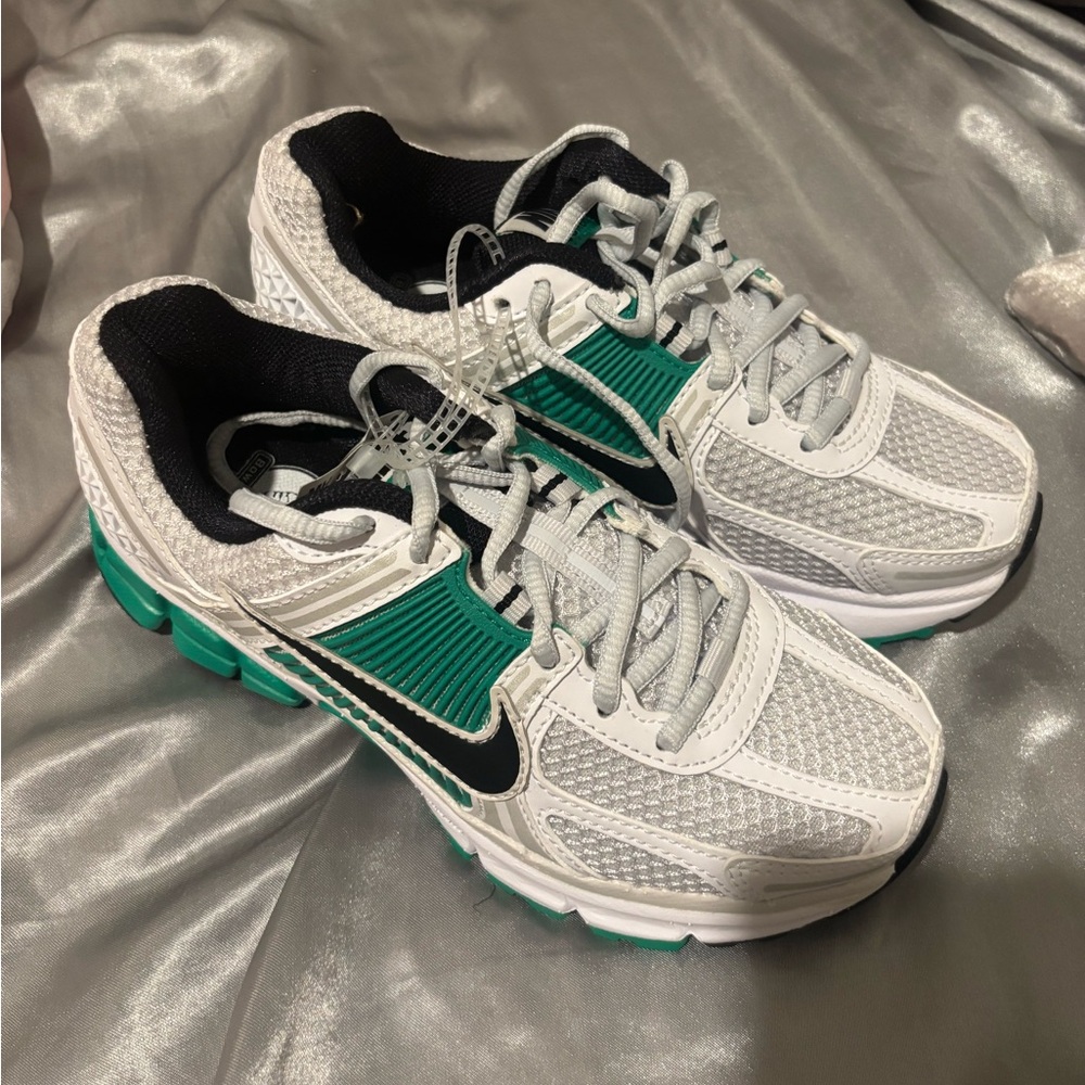 Nike Vomero 5